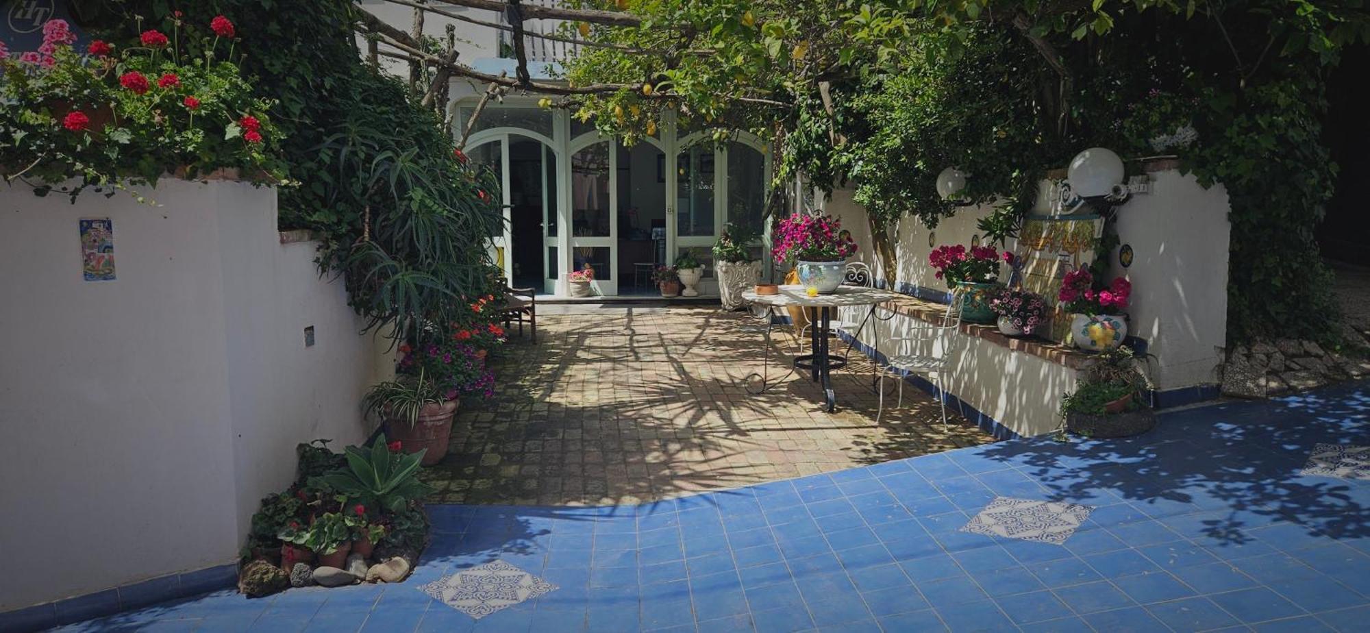 Piccolo Tirreno Hotel Residence Procida Exteriör bild