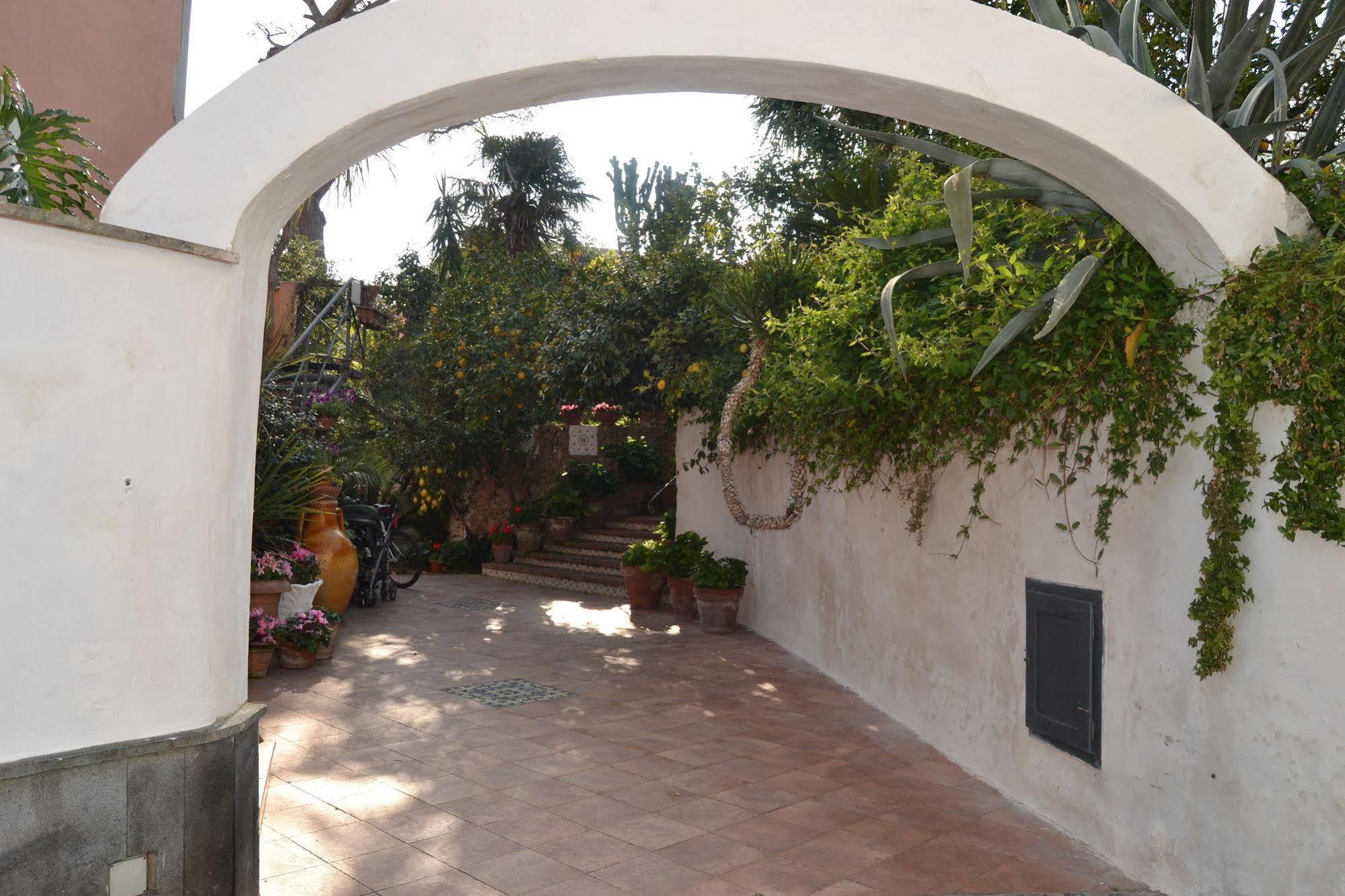 Piccolo Tirreno Hotel Residence Procida Exteriör bild